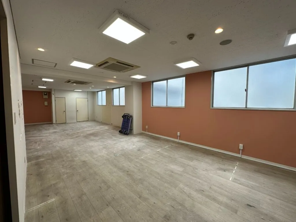 ネイルサロン 解体工事